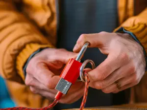 10 Best Personal Safety Devices For Travelers