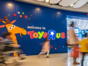 10 Nostalgic Stores That Went Bankrupt