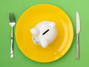 20 Ways To Save Money At A Restaurant