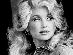 Country Legend Dolly Parton Fulfills A Dying Fan's Last Wish 