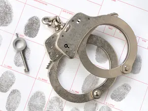 Massachusetts ICE Arrest Sparks Chaos As Neighbors Clash With Agents