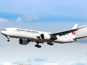 Japan Airlines Flight Plunges 26,000 Feet