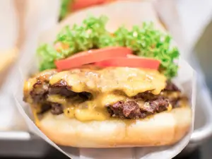Shake Shack® Burgers Take Flight On Delta Air Lines®