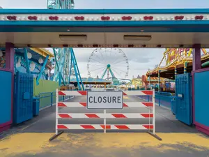 'Top Gun' Ride Malfunctions, Stranding Riders